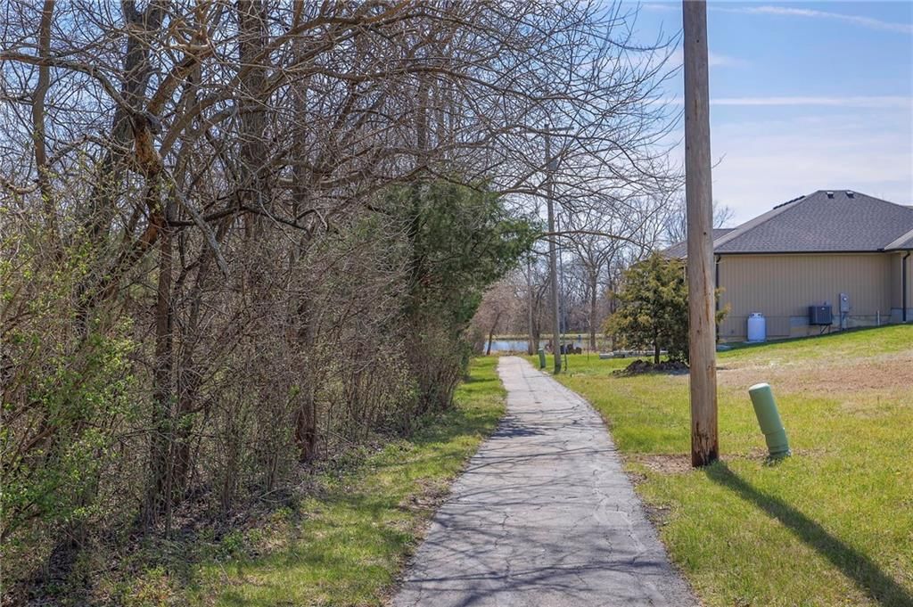 517 Village Lane — photo 40