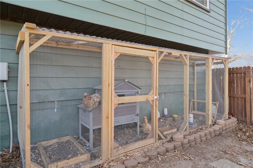 506 W King Street — photo 27