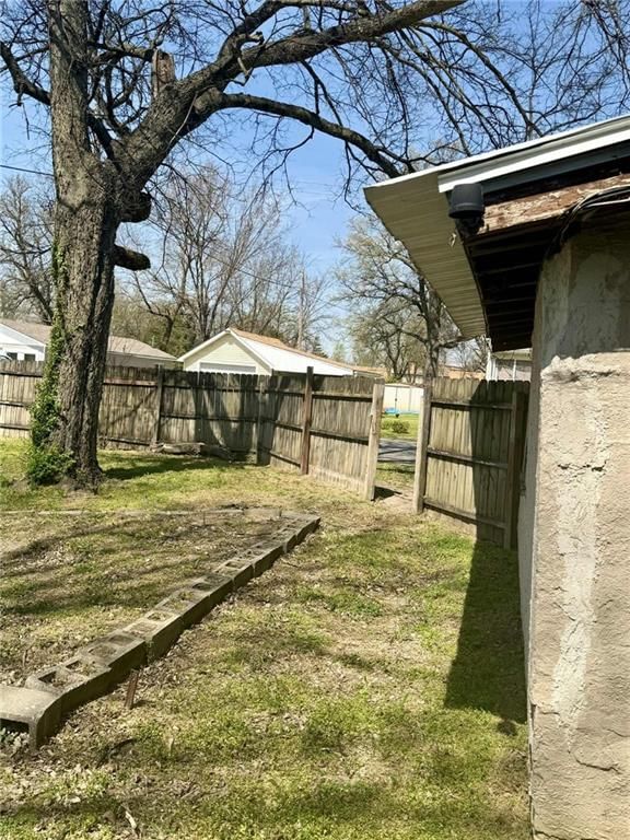 401 S Lynn Avenue — photo 18