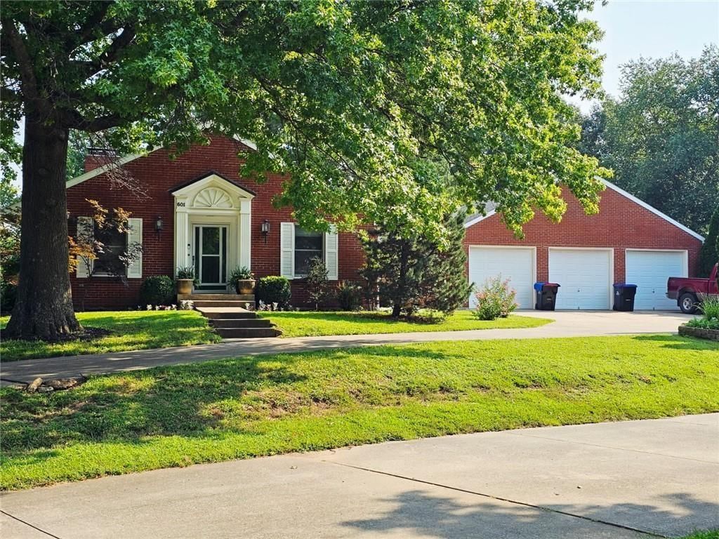 601 Darrow Street — photo 1