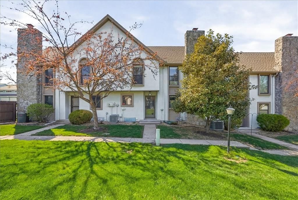 6534 W 49th Street — photo 2