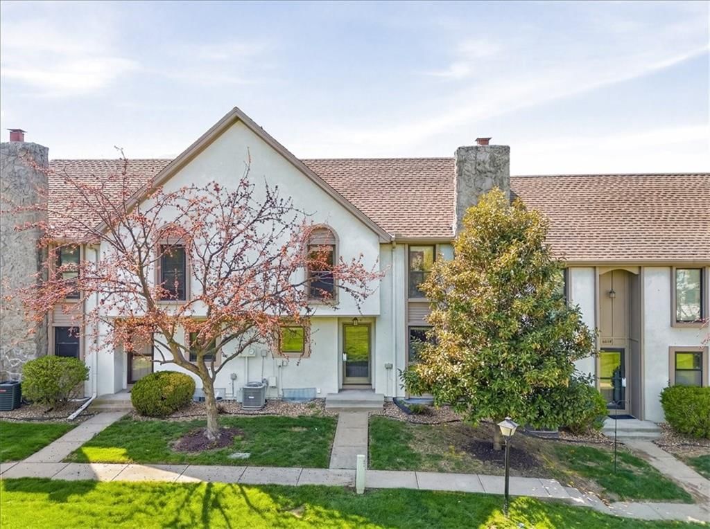 6534 W 49th Street — photo 3