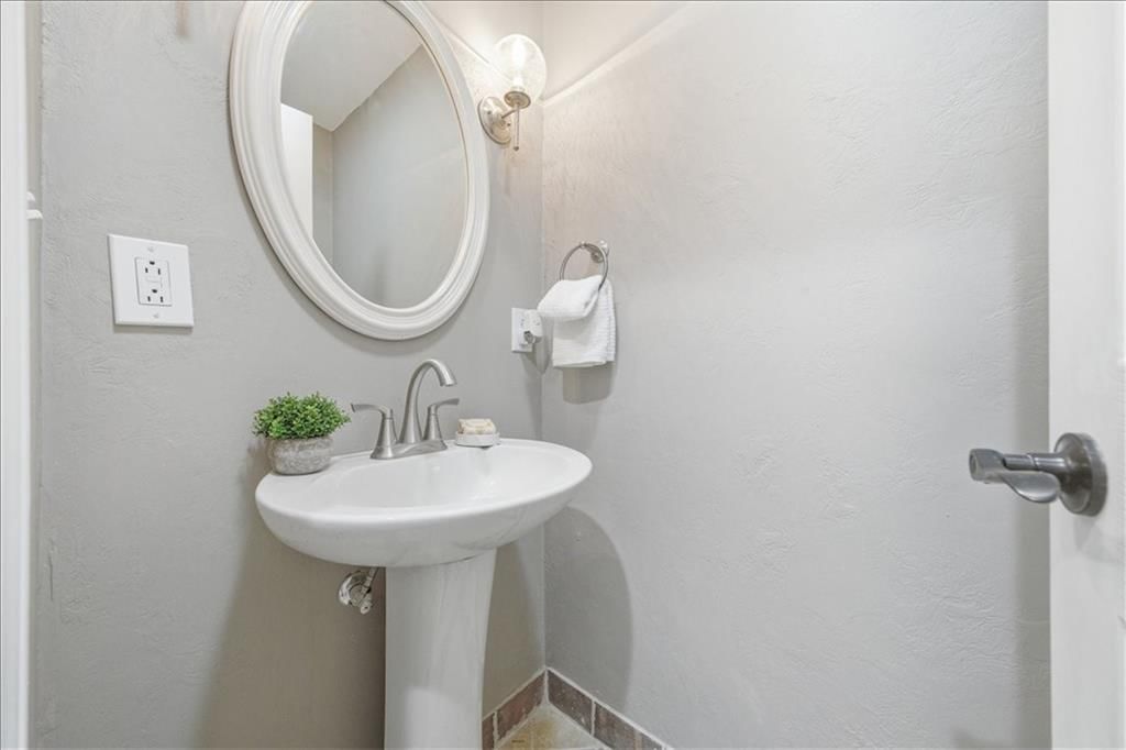 6534 W 49th Street — photo 15