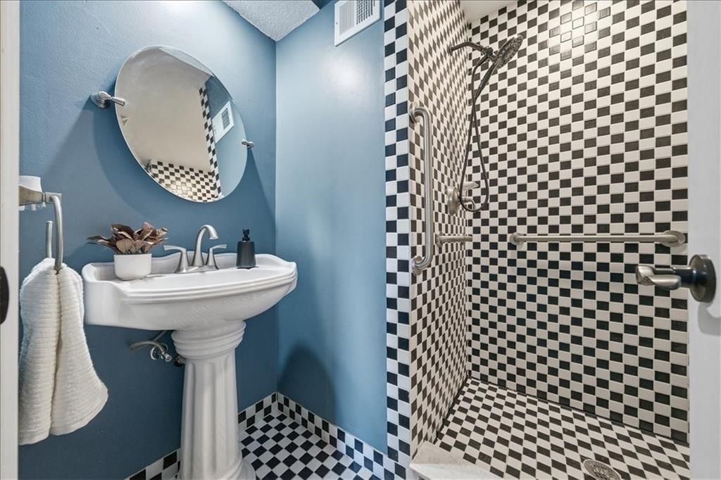 6534 W 49th Street — photo 22