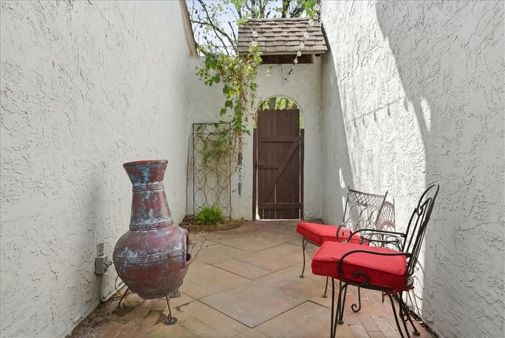 6534 W 49th Street — photo 28