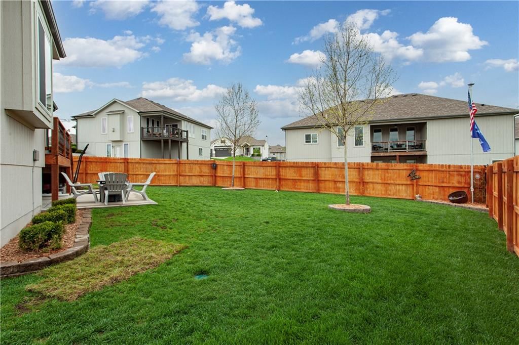 1102 NW Aspen Court — photo 8
