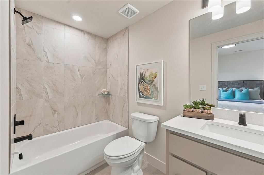 Photo 50 of 72 - 1117 Hummingbird Court, Greenwood, MO 64034