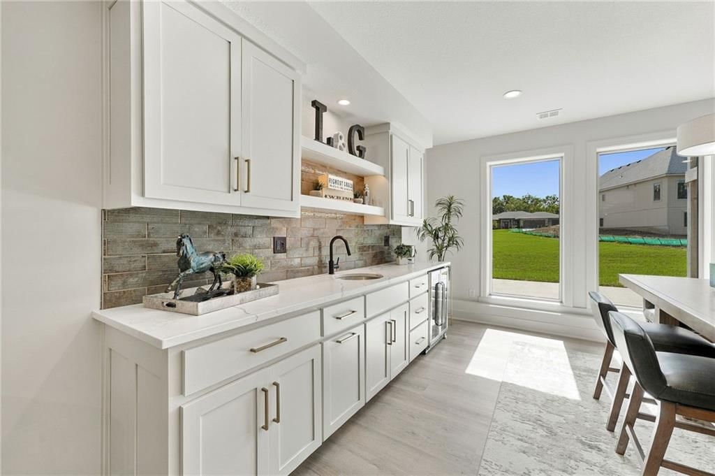 Photo 68 of 72 - 1117 Hummingbird Court, Greenwood, MO 64034