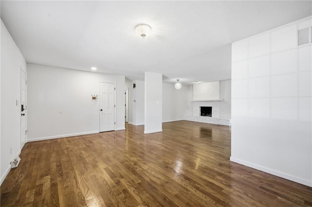 12718 Crystal Avenue — photo 9