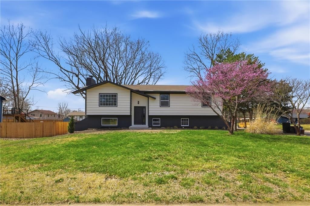 2201 Marvonne Road, Lawrence, KS