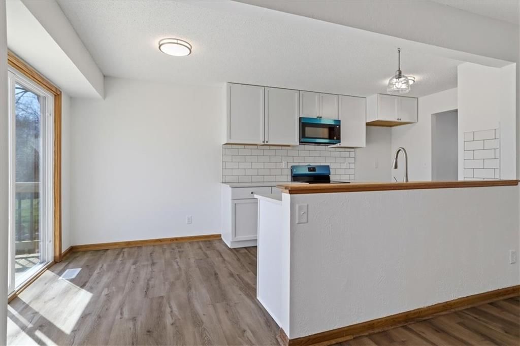 7829 N Garfield Avenue — photo 4