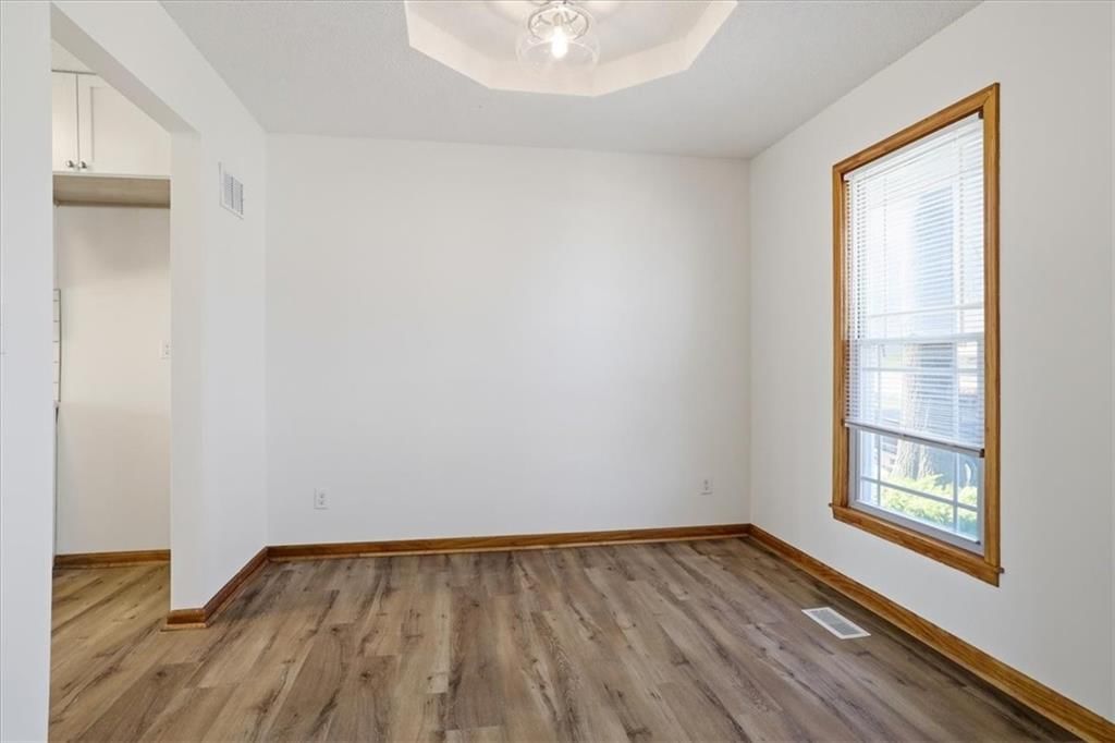 7829 N Garfield Avenue — photo 11