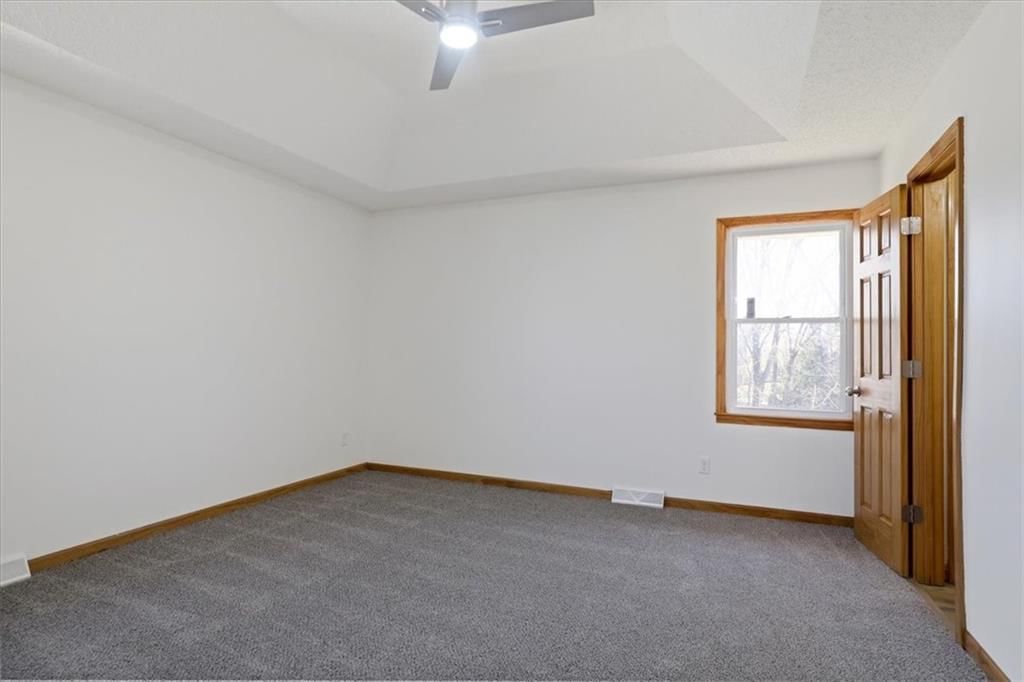 7829 N Garfield Avenue — photo 12