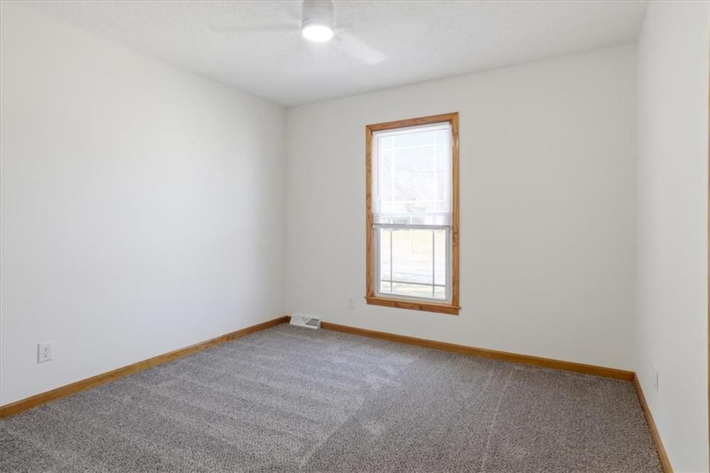 7829 N Garfield Avenue — photo 16