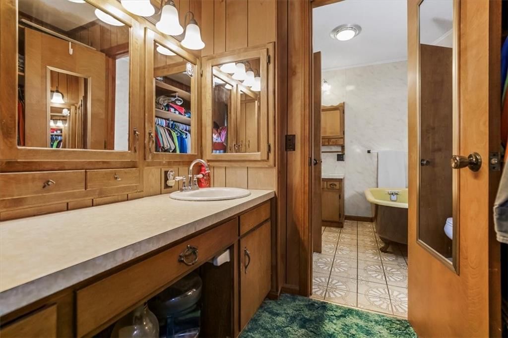 Photo 27 of 65 - 17249 198th Street, Tonganoxie, KS 66086