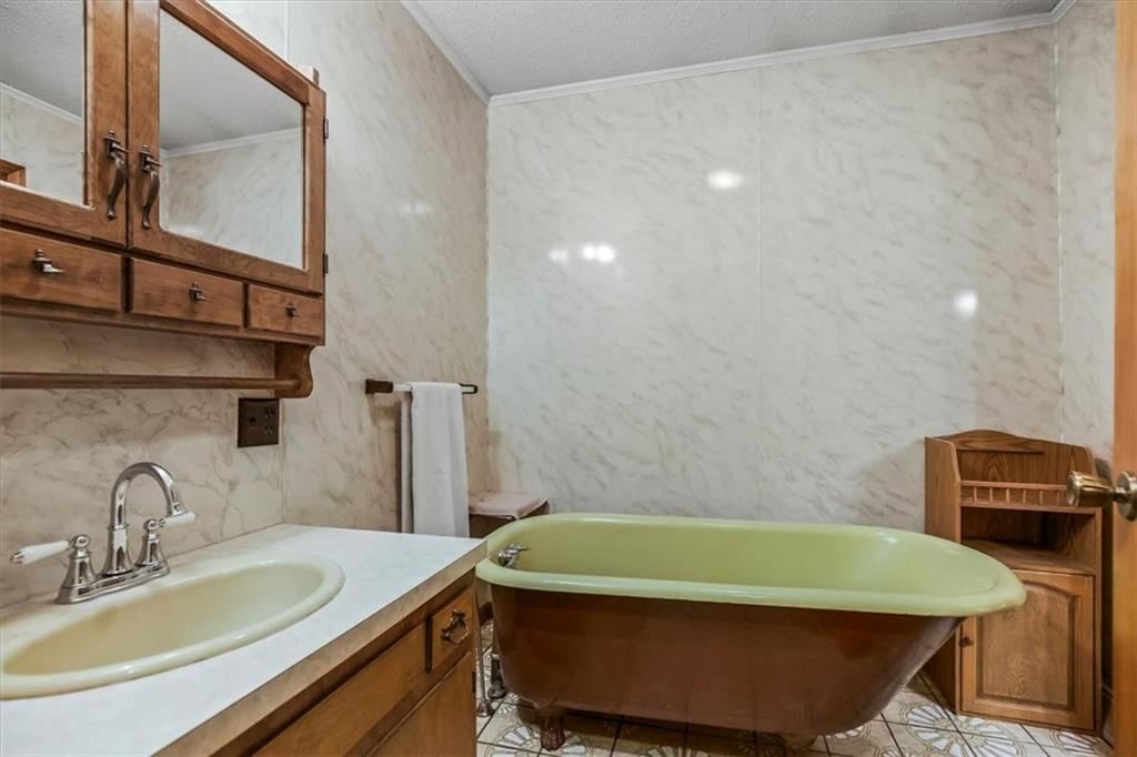 Photo 33 of 65 - 17249 198th Street, Tonganoxie, KS 66086