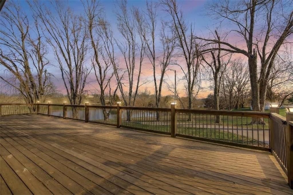 Photo 36 of 65 - 17249 198th Street, Tonganoxie, KS 66086