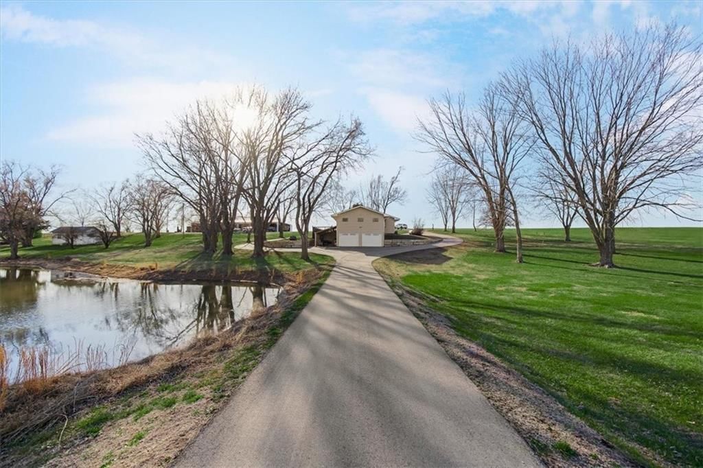 Photo 50 of 65 - 17249 198th Street, Tonganoxie, KS 66086