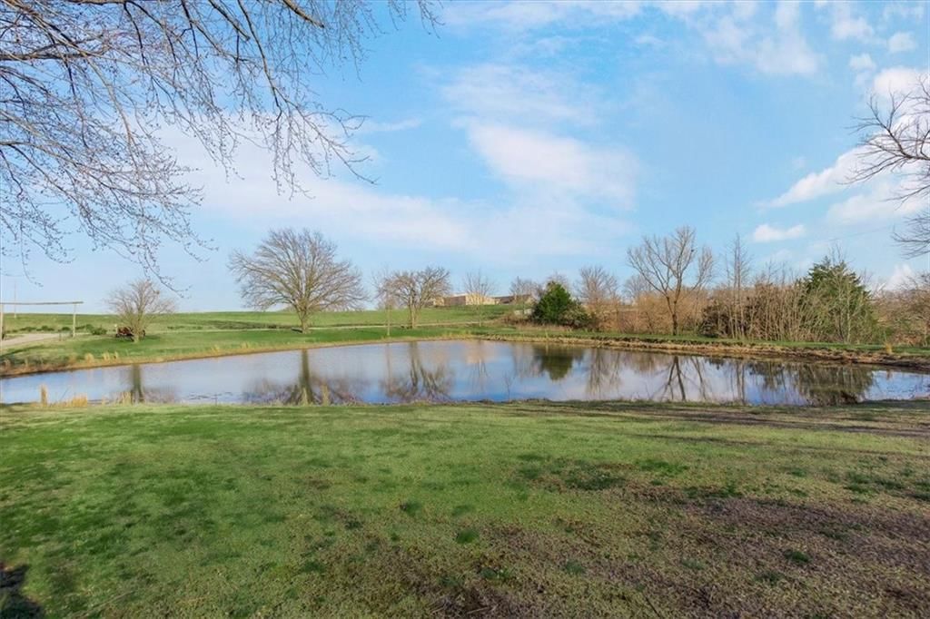 Photo 53 of 65 - 17249 198th Street, Tonganoxie, KS 66086