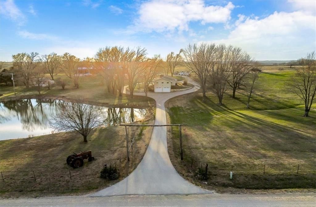 Photo 61 of 65 - 17249 198th Street, Tonganoxie, KS 66086