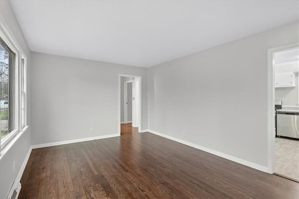 3308 S Vermont Avenue — photo 6