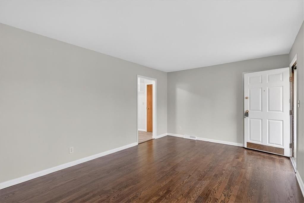 3308 S Vermont Avenue — photo 7