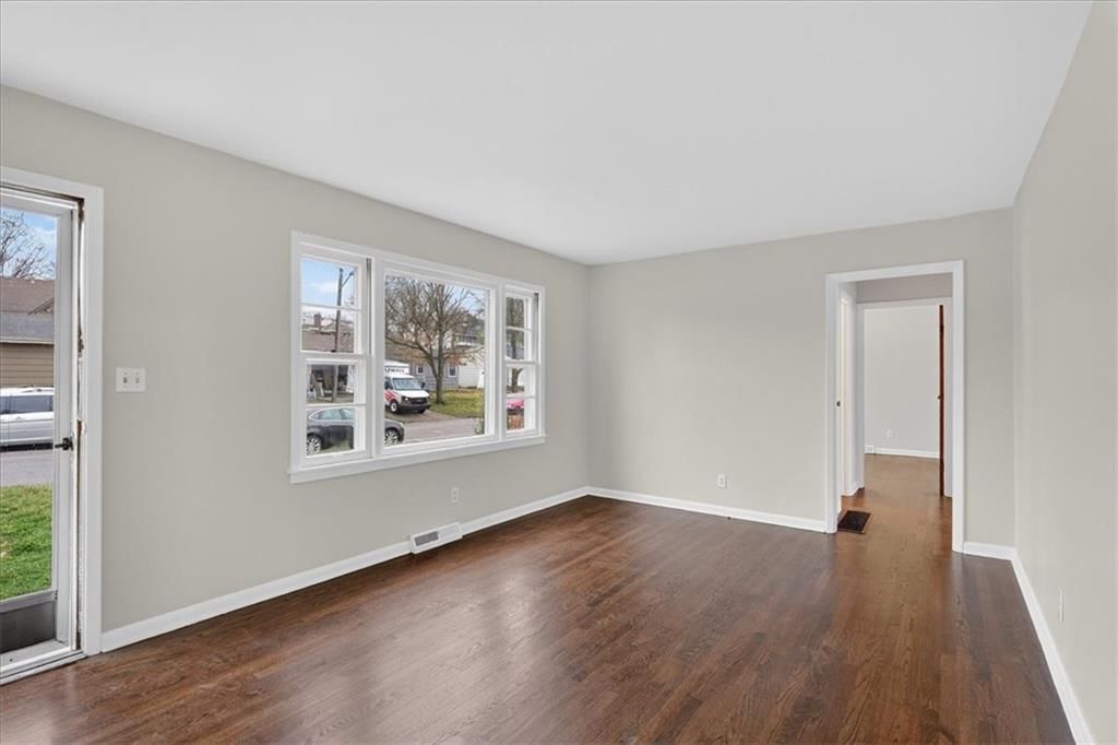 3308 S Vermont Avenue — photo 9