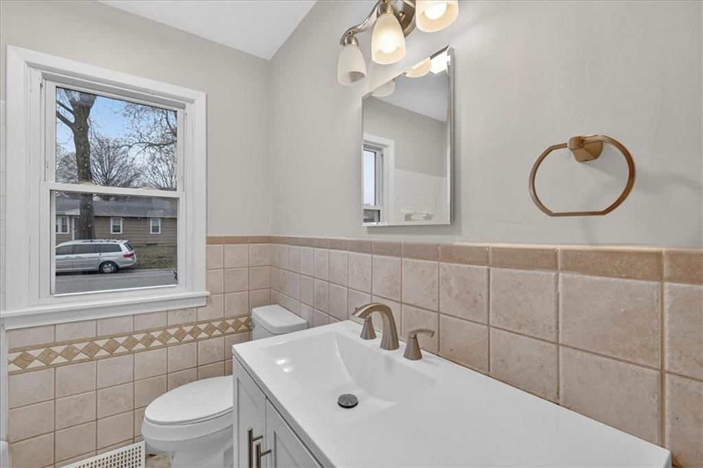 3308 S Vermont Avenue — photo 19