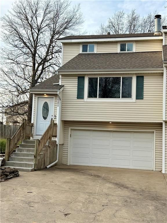 1420 E Mart Way Circle, Olathe, KS