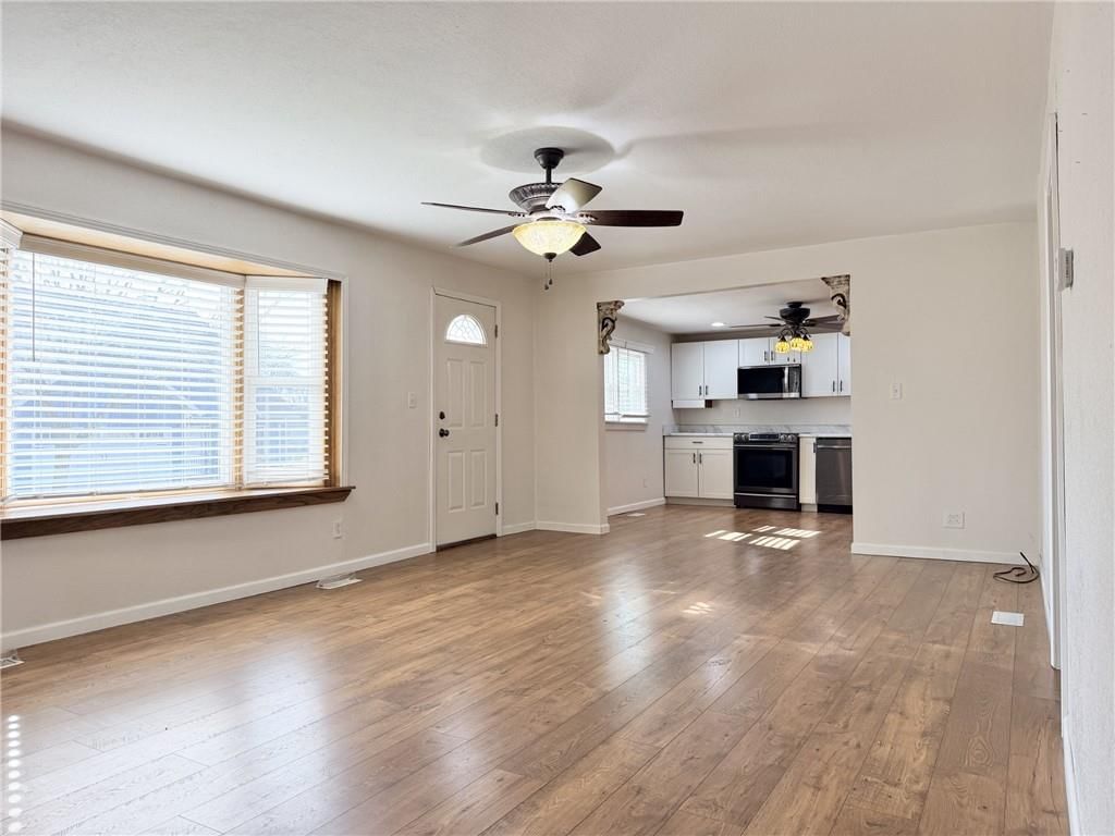 1310 E 13th Court — photo 6