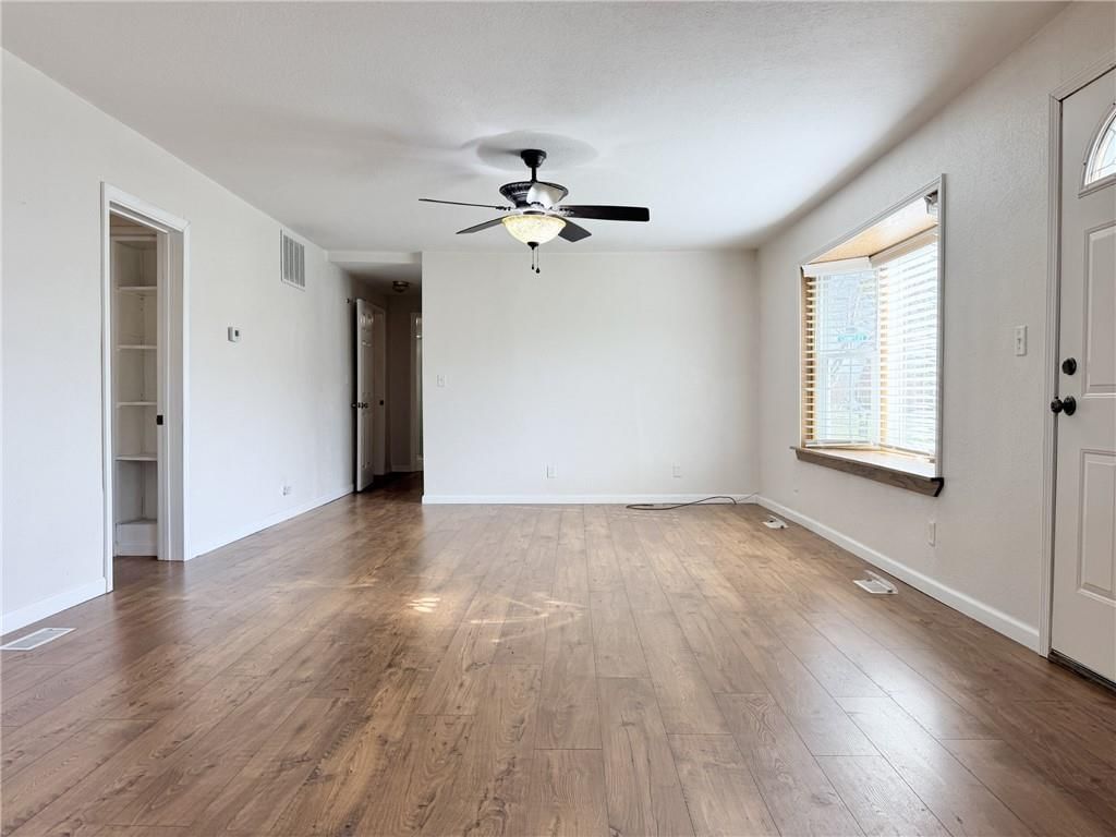 1310 E 13th Court — photo 7