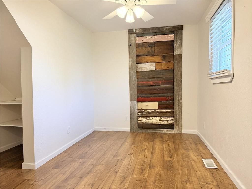 1310 E 13th Court — photo 15