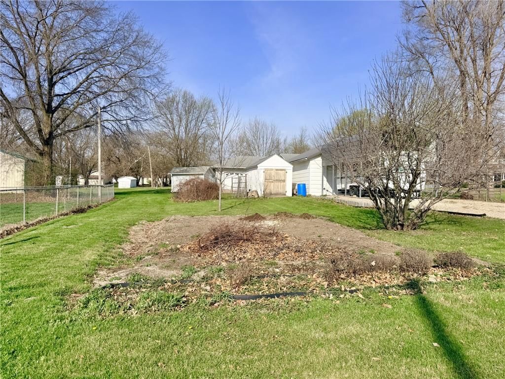 1310 E 13th Court — photo 27