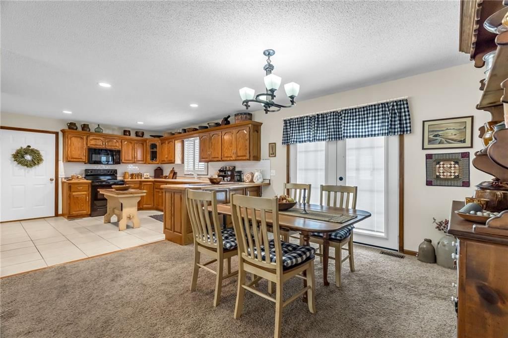 1901 Meadowlane Street — photo 8
