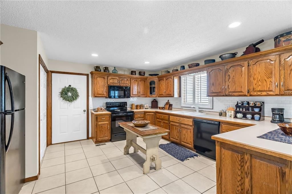 1901 Meadowlane Street — photo 11