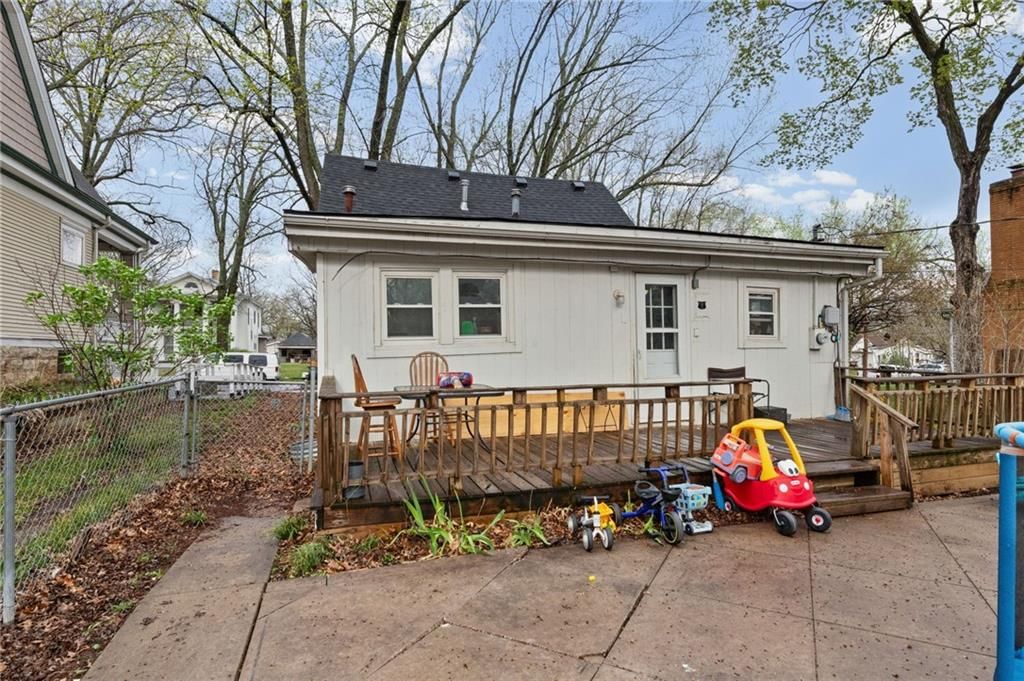 223 S Maple Street — photo 4