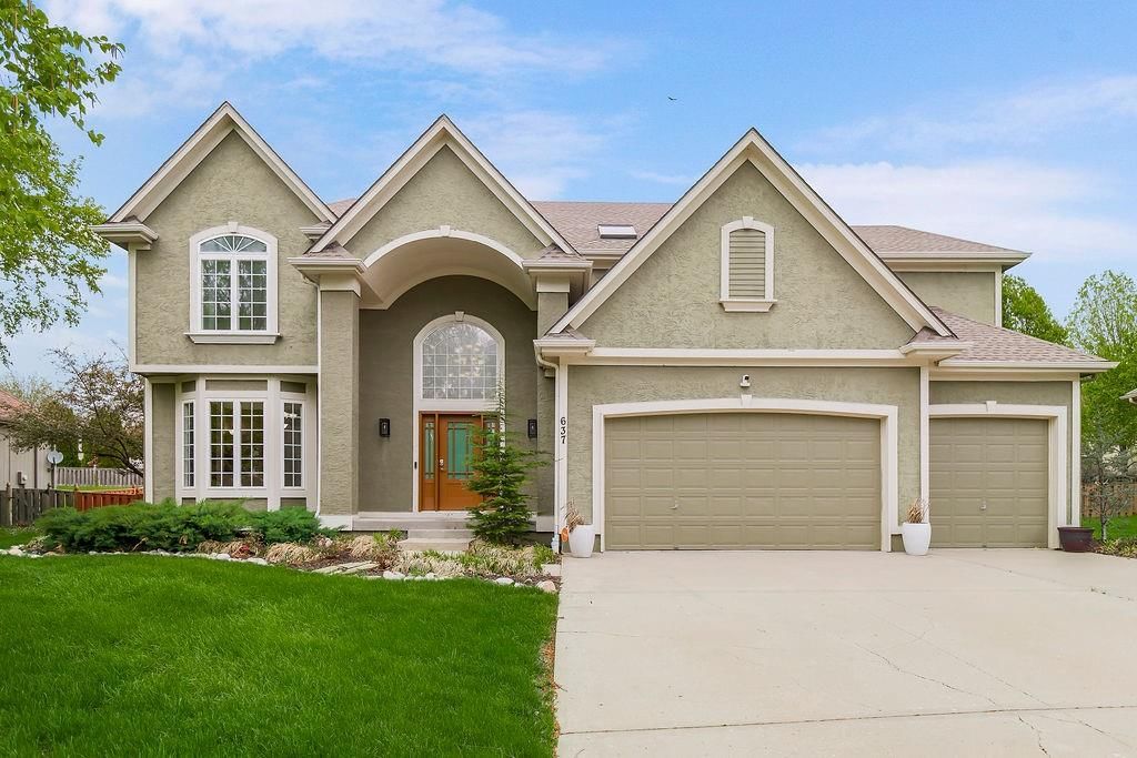 637 NE Sundance Trail, Lee's Summit, MO