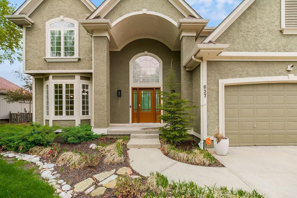 637 NE Sundance Trail — photo 2