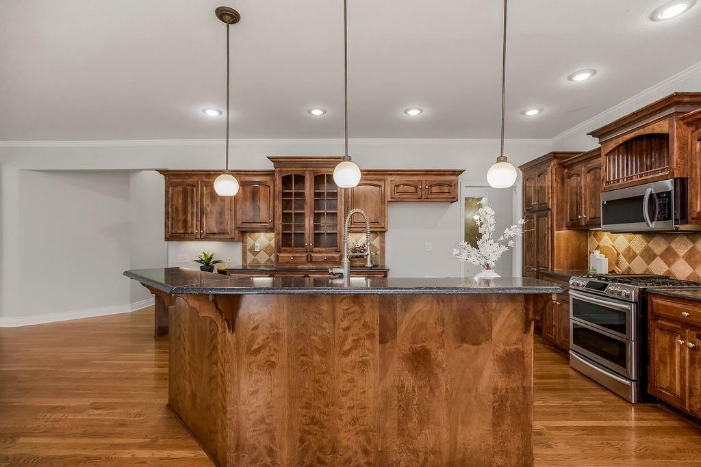 637 NE Sundance Trail — photo 9