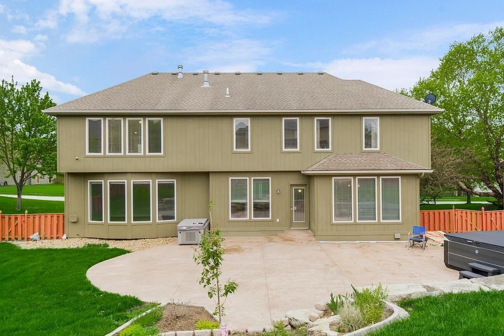 637 NE Sundance Trail — photo 34