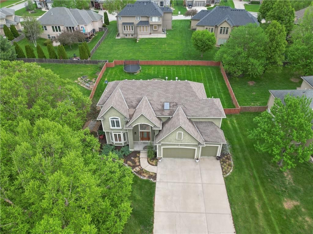 637 NE Sundance Trail — photo 38