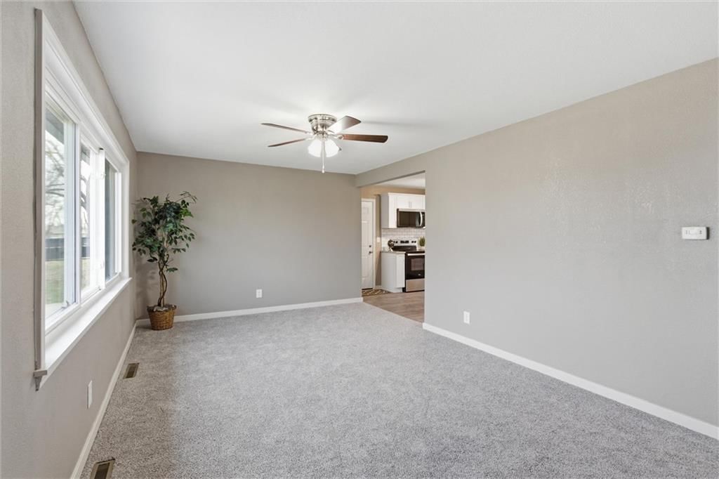 6203 E 147th Terrace — photo 4