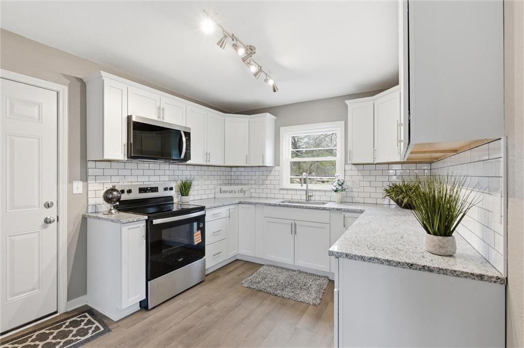 6203 E 147th Terrace — photo 8