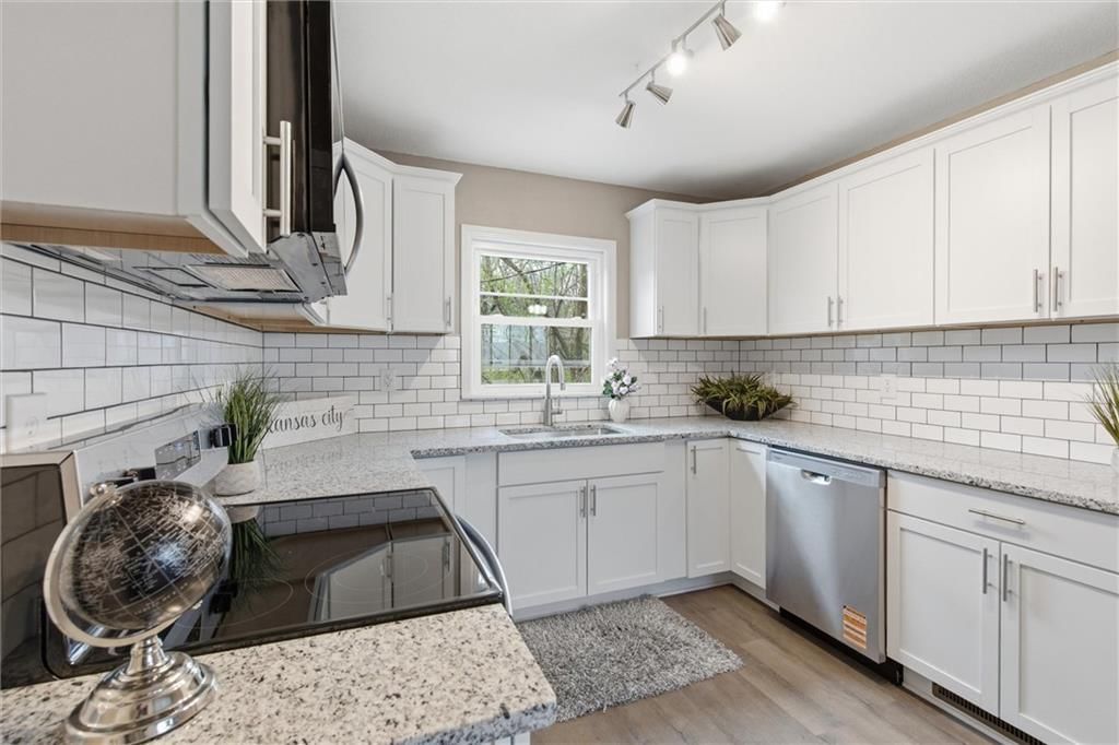 6203 E 147th Terrace — photo 9