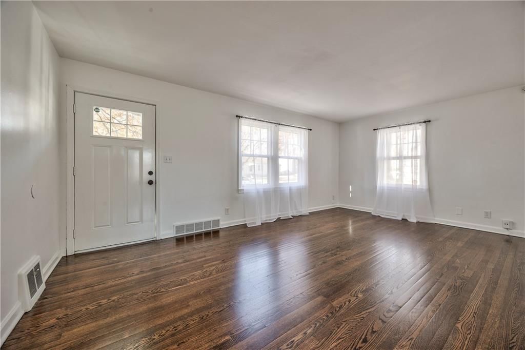 3407 S Cedar Avenue — photo 3