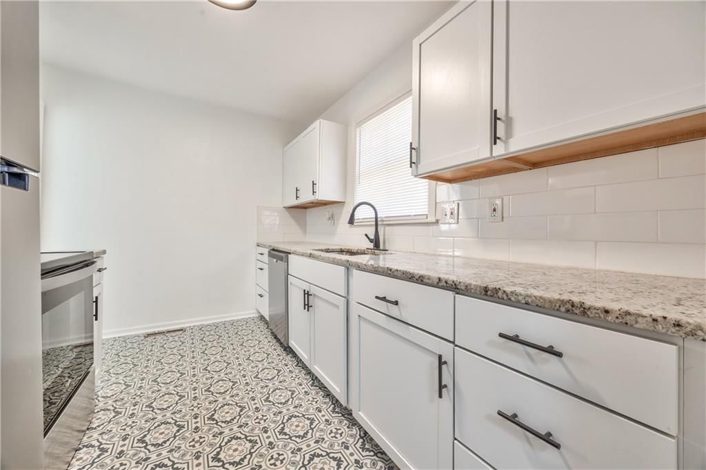 3407 S Cedar Avenue — photo 4