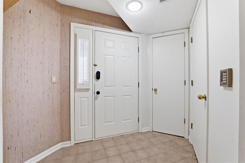 13721 W 58th Terrace — photo 3