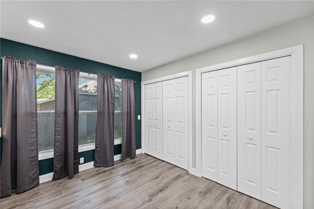 123 W Douglas Street — photo 9