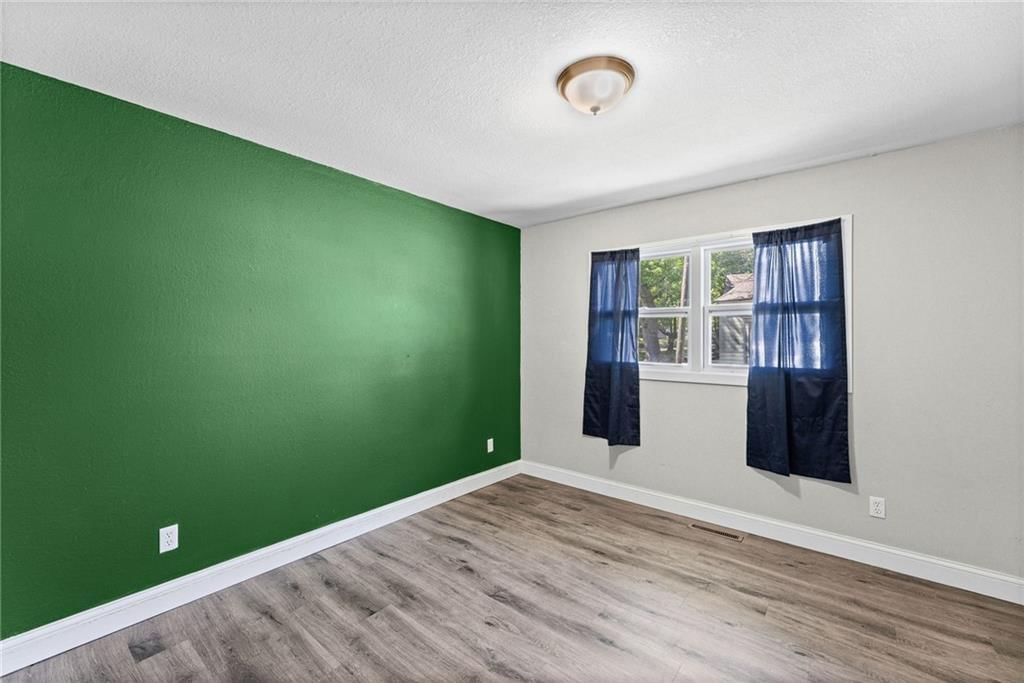 123 W Douglas Street — photo 15