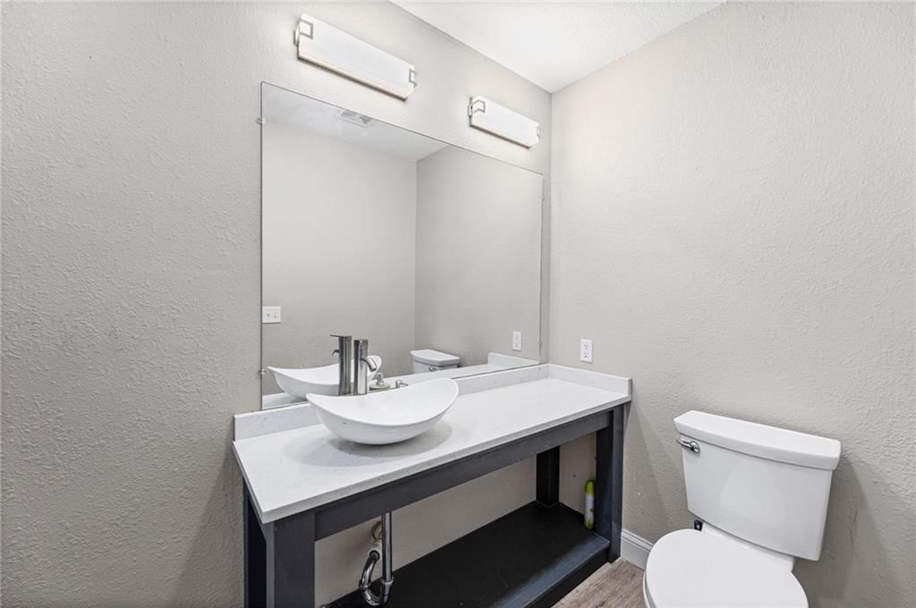 123 W Douglas Street — photo 19
